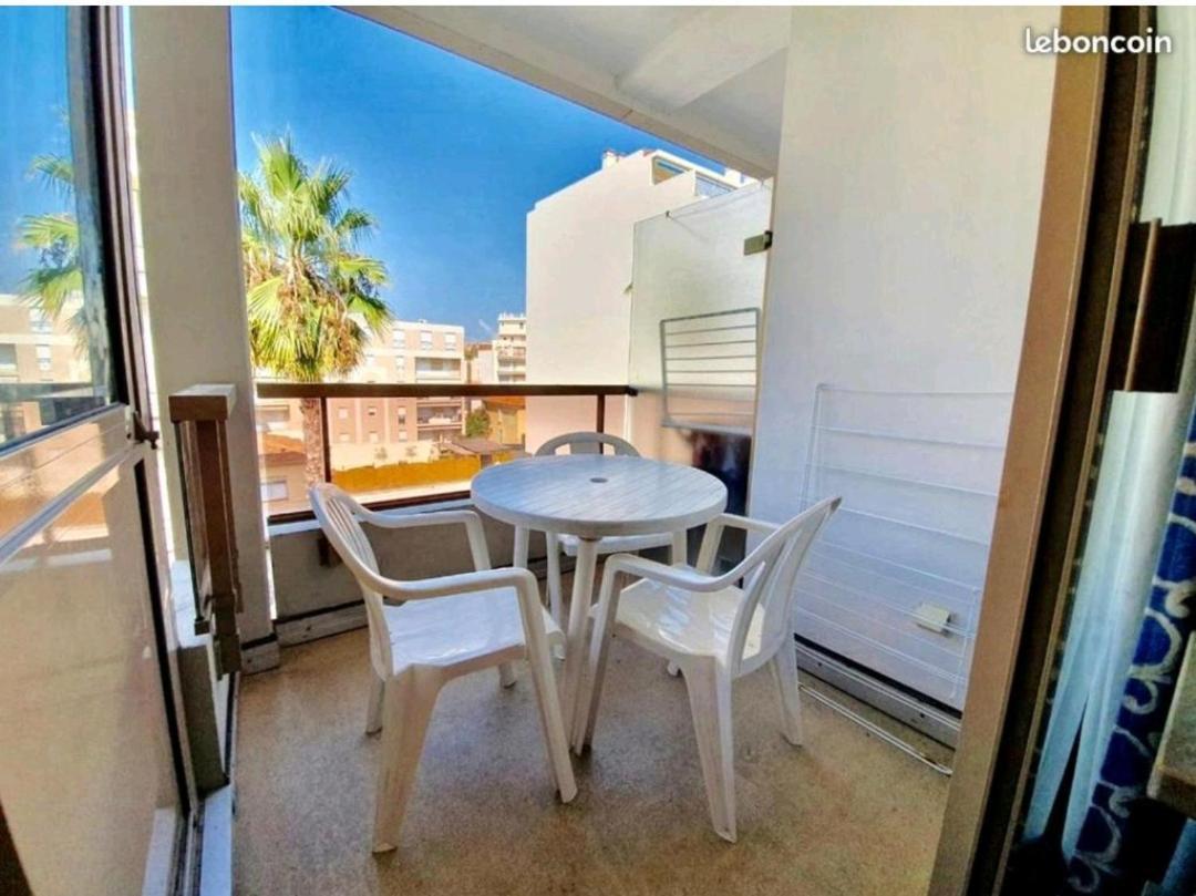 Centre Juan Les Pins Apartment Екстериор снимка